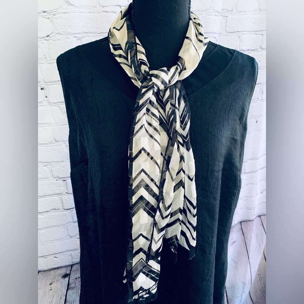 Jones New York Black and White Chevron Scarf